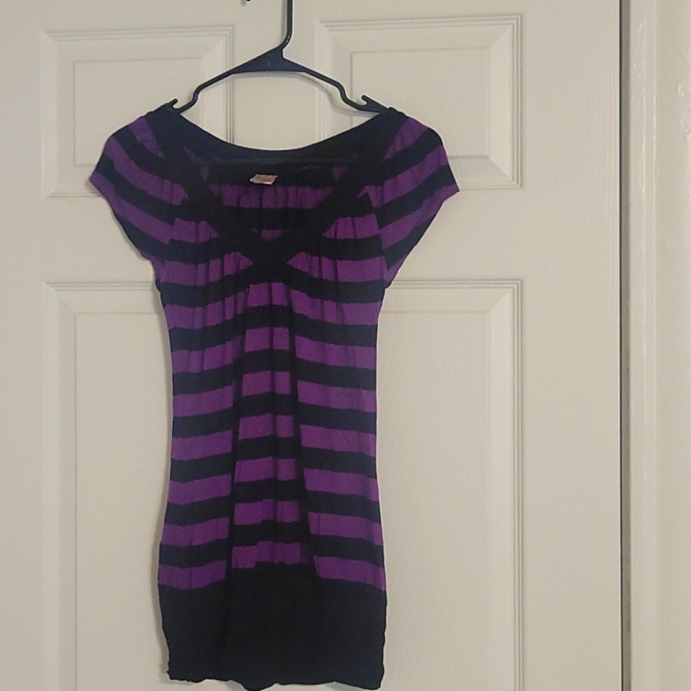 💥💥💥 4 items for $12 💥💥💥Black & Purple T-shirt